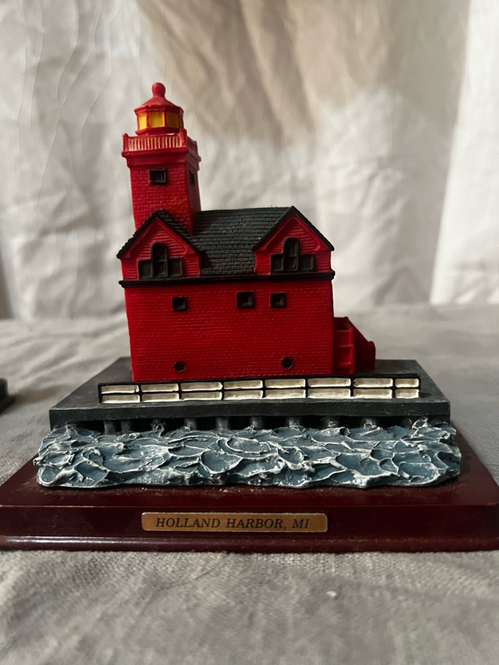 Oneida Holland Harbor Lighthouse – Michigan